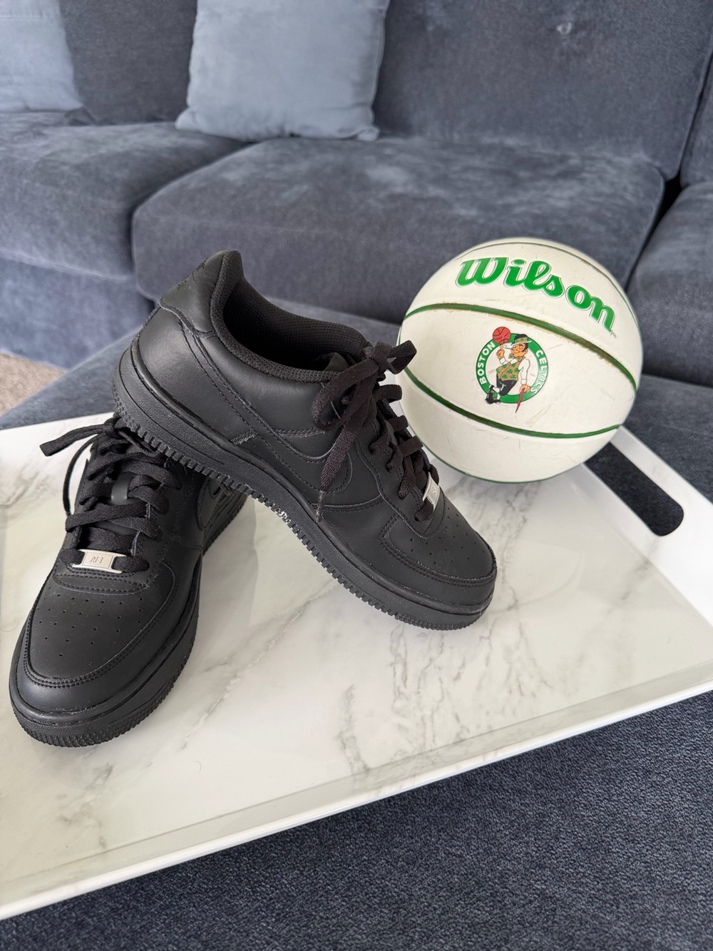 Boys/Youth Black Leather Air Force 1 Sneakers Black Size 5.5
